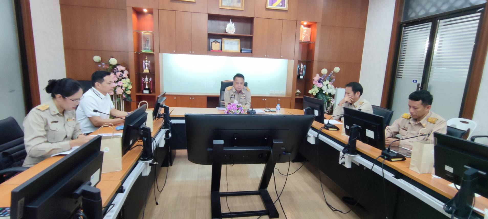 title - รองเลขาธิการ ส.ป.ก. เป็นประธานการประชุมชี้แจงแนวทางการจัดทำโครงการและการใช้จ่ายเงินกองทุนการปฏิรูปที่ดินเพื่อเกษตรกรรม ประจำปีงบประมาณ พ.ศ. 2570